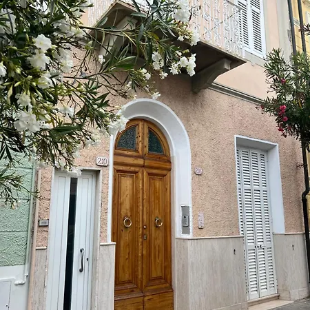 Casa A Due Passi Dal Mare * Viareggio